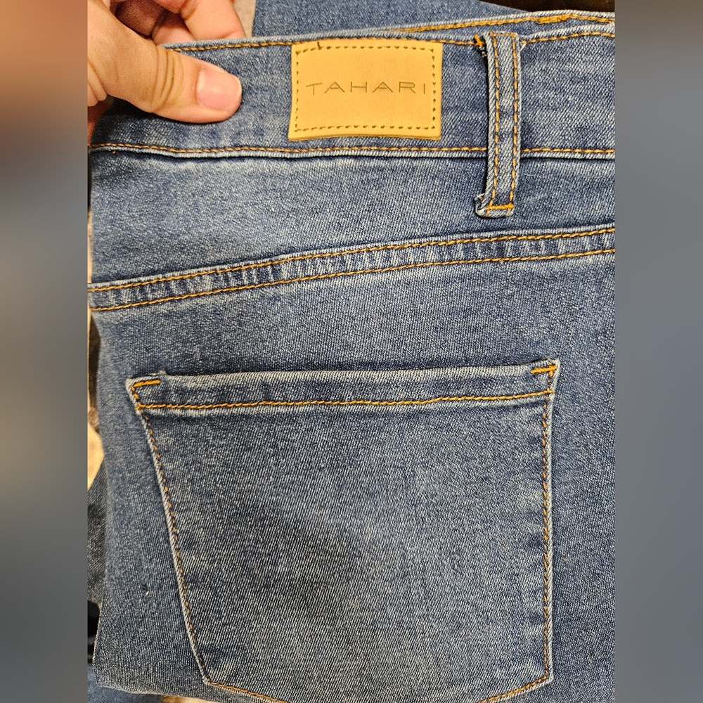 Nwt tahari slim straight jeans